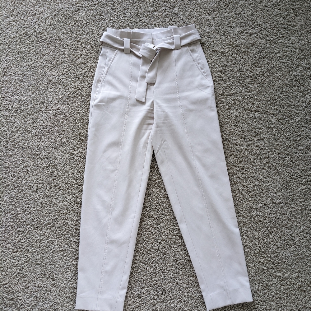 WHBM NWT 570331138 Fluid Tapered Ankle Pants